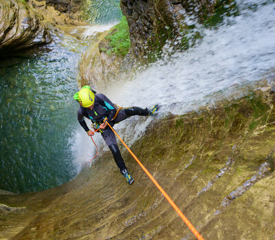 CANYON   BRÔME